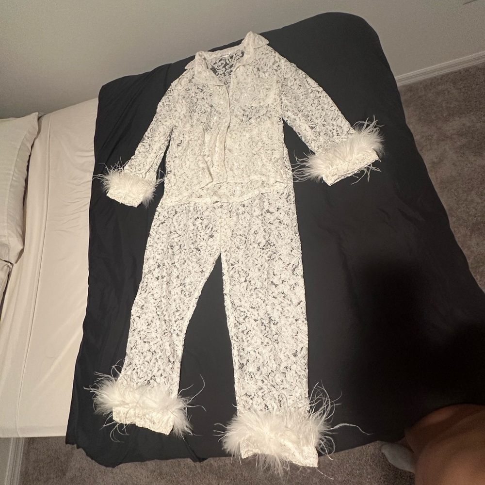 Bon Viviann Lace Pajama Set with Feather Trim